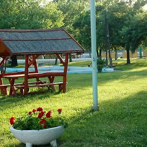 Camping Szegedi Partfuerdo Es